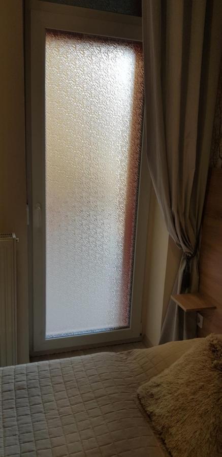 Rozsa Apartmanhaz Seghedin Exterior foto
