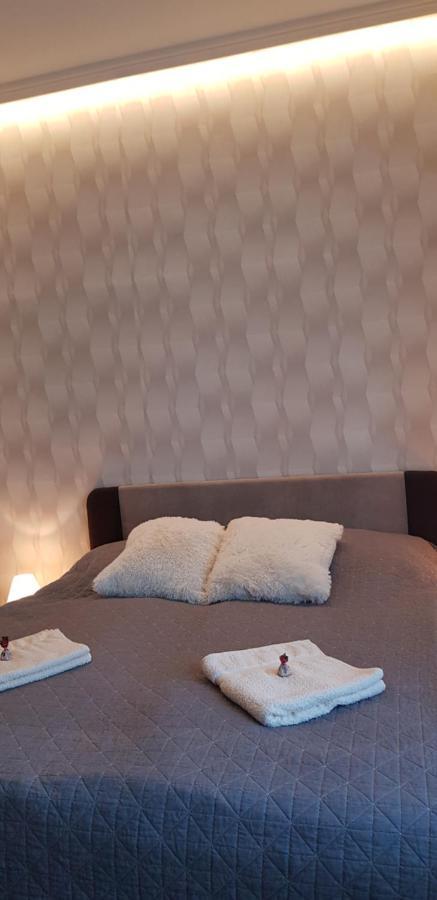 Rozsa Apartmanhaz Seghedin Exterior foto
