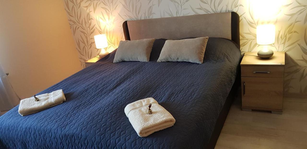 Rozsa Apartmanhaz Seghedin Exterior foto