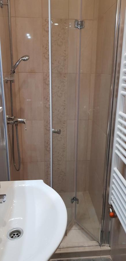 Rozsa Apartmanhaz Seghedin Exterior foto