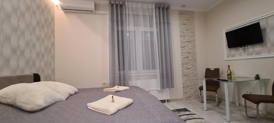 Rozsa Apartmanhaz Seghedin Exterior foto