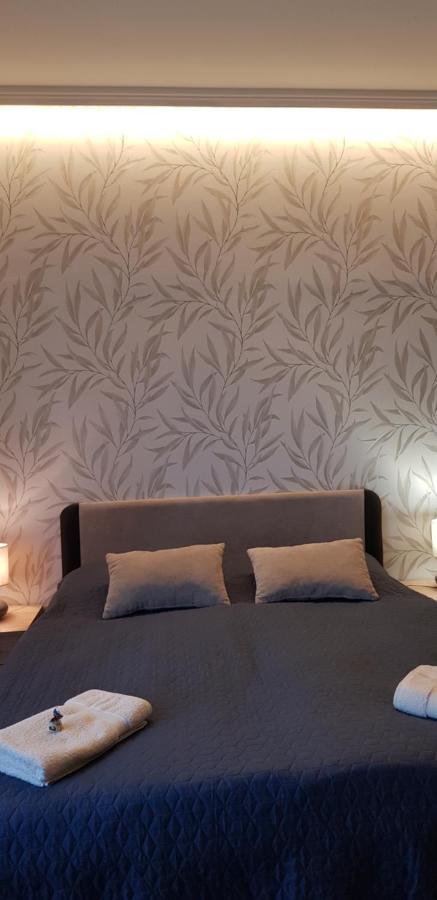 Rozsa Apartmanhaz Seghedin Exterior foto